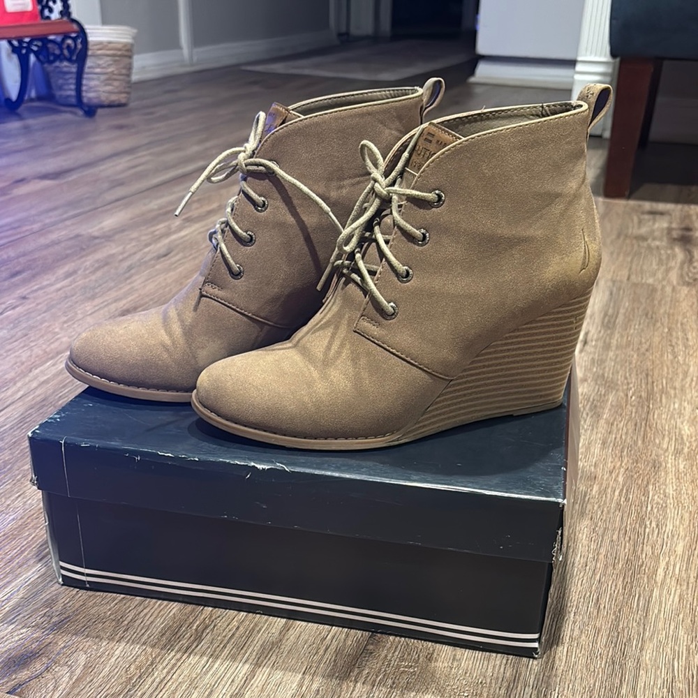 Nautica Tan Wedge Shoes with Lace-Up Design